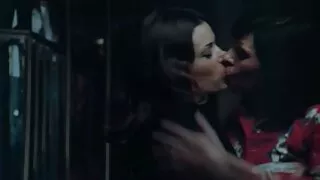 Küçük bakire ile oynuyor, hard sex izle
